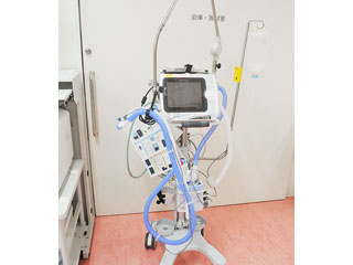 ICU人工呼吸器モナールT60